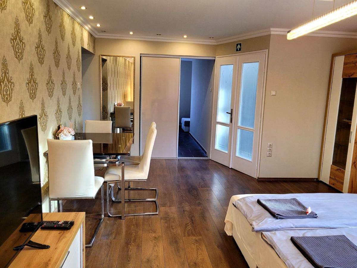 Indira Vendeghaz Apartment Mestecǎneşti Exterior foto