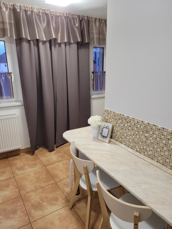 Indira Vendeghaz Apartment Mestecǎneşti Exterior foto